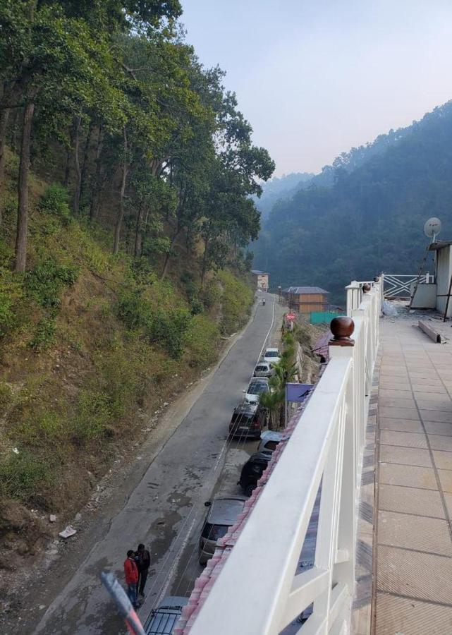 7 Hills Hotel And Resort Lansdowne Extérieur photo