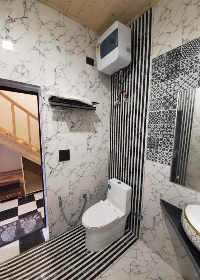 7 Hills Hotel And Resort Lansdowne Extérieur photo
