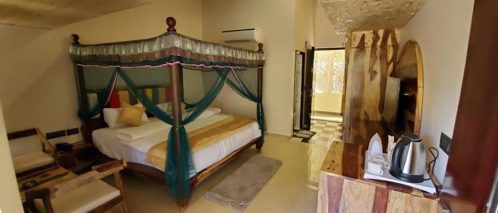 7 Hills Hotel And Resort Lansdowne Extérieur photo